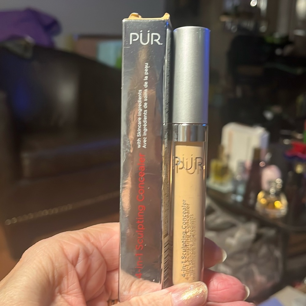 PUR Cosmetics 4 in 1 Sculpting Concealer - MN3.  New In Box.